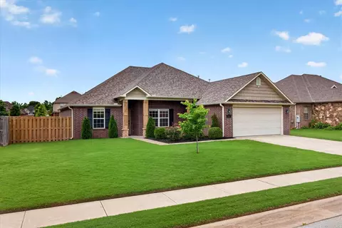 112 Sussex Ave, Lowell, AR 72745