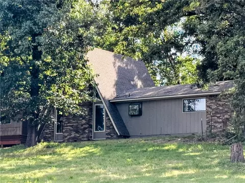 21470 Oak Park Ln, Siloam Springs, AR 72761