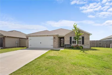 504 Woodcreek Loop, Lowell, AR 72745