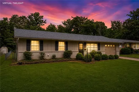 725 N Washington Ave, Fayetteville, AR 72701