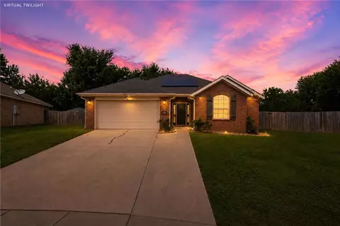 2901 S E St, Rogers, AR 72758