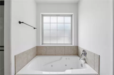 Bath - 2901 S E St, Rogers, AR 72758 photo 3 of 4