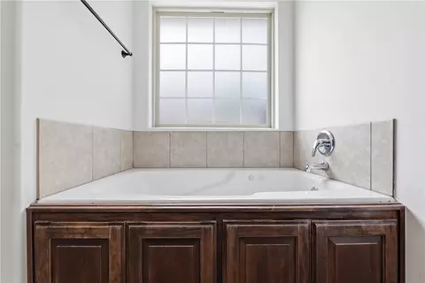 Bath - 2901 S E St, Rogers, AR 72758 photo 4 of 4