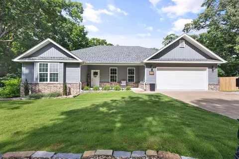 11 Melbourn Dr, Bella Vista, AR 72714