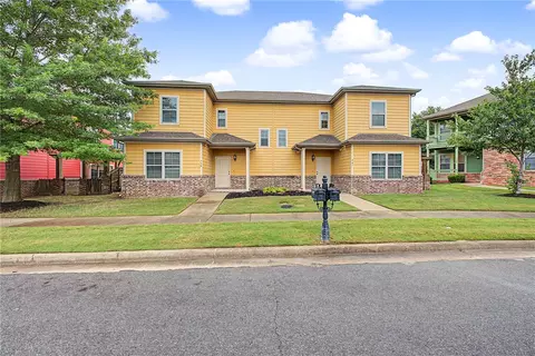 759 N Wordsworth Ln, Fayetteville, AR 72704