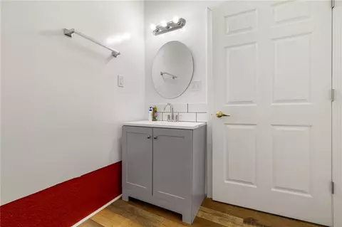 Bath - 106 Cardinal St, Harrison, AR 72601 photo 5 of 7