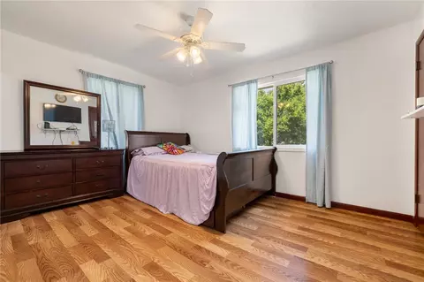Bedroom - 106 Cardinal St, Harrison, AR 72601 photo 5 of 7