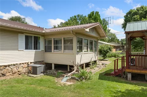 Exterior - 106 Cardinal St, Harrison, AR 72601 photo 7 of 7