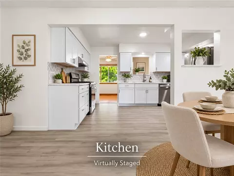 Kitchen - 106 Cardinal St, Harrison, AR 72601 photo 4 of 4