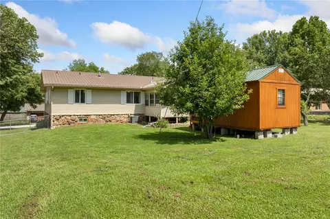 Exterior - 106 Cardinal St, Harrison, AR 72601 photo 6 of 7