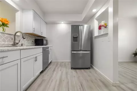 Kitchen - 106 Cardinal St, Harrison, AR 72601 photo 3 of 3