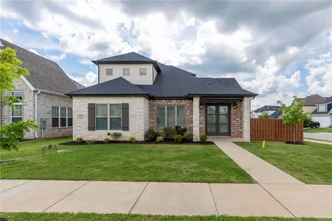 6200 SW Luna Ln, Bentonville, AR 72713