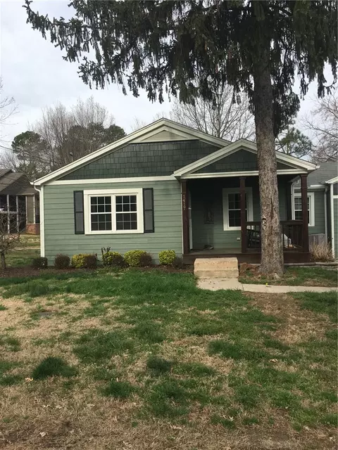 1417 N Addington Ave, Fayetteville, AR 72703