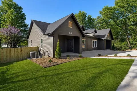 2763 W Rutledge Ln, Fayetteville, AR 72704