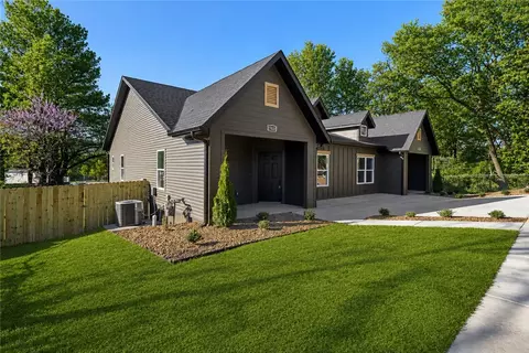 2763 W Rutledge Ln #1 & 2, Fayetteville, AR 72704
