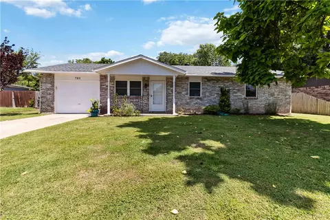 703 Thomas Blvd, Springdale, AR 72762