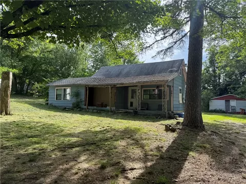 561 Blueberry Hill Rd, Winslow, AR 72959