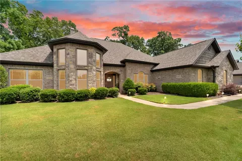 3503 NE Oaktrace Ave, Bentonville, AR 72712