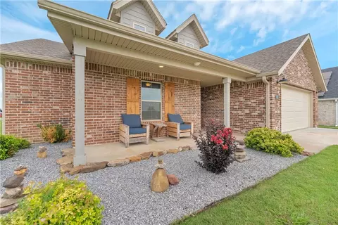912 Hickory Meadows Ave, Springdale, AR 72762