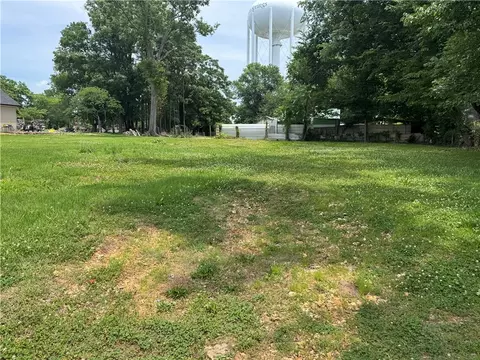 411 N Madison St, Siloam Springs, AR 72761