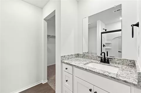 Bath - 3821 Basin Springs Ave, Springdale, AR 72764 photo 2 of 4