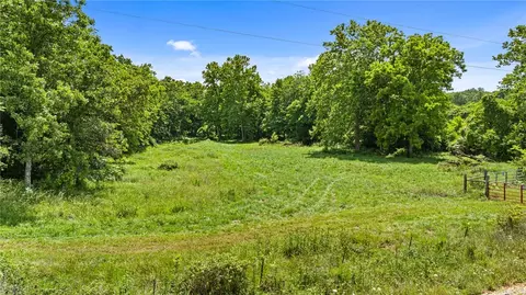 17681 Peterson Rd, Gentry, AR 72734