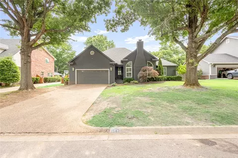 1642 N Charlee Ave, Fayetteville, AR 72703