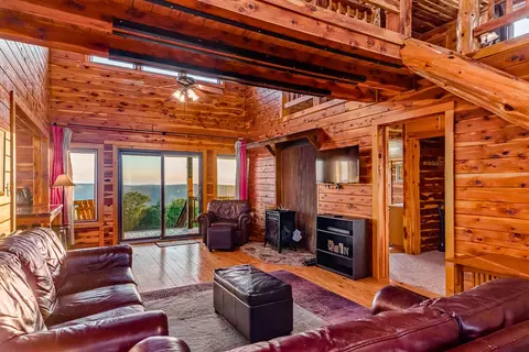 Living - 397 Nc 1754, Compton, AR 72624 photo 3 of 5