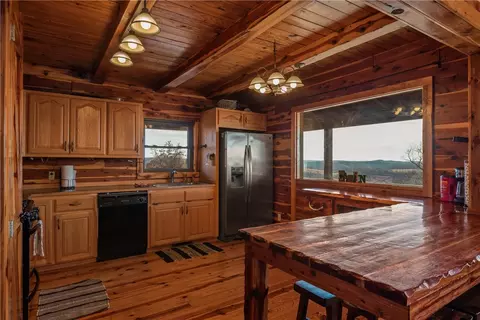 Kitchen - 397 Nc 1754, Compton, AR 72624 photo 4 of 5
