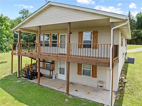 7081 Martin Rd # A, Everton, AR 72633