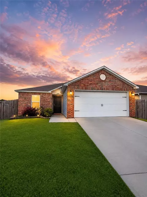 1155 S Kingfisher Ln, Fayetteville, AR 72701