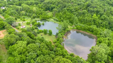 205 Lakeview Dr, Anderson, MO 64831