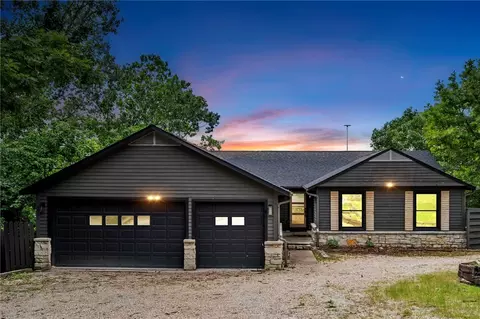 3889 Mundell Rd, Eureka Springs, AR 72631