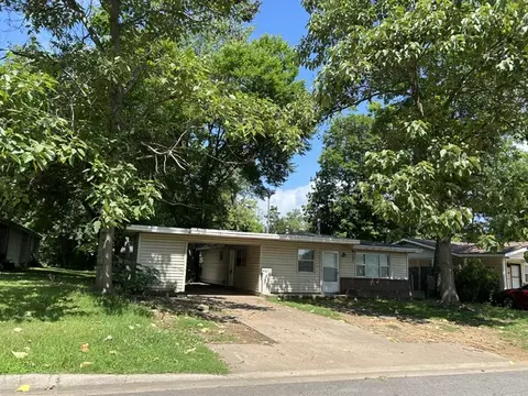 1710 S Detroit Ave, Russellville, AR 72801