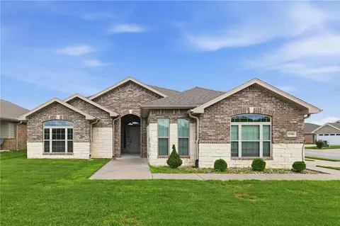 5900 NW Meade St, Bentonville, AR 72713