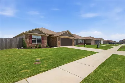 Exterior - 1730 Greenbank Dr, Centerton, AR 72719 photo 3 of 4