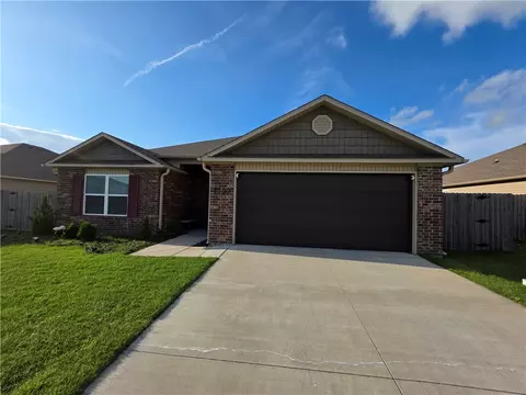 1730 Greenbank Dr, Centerton, AR 72719