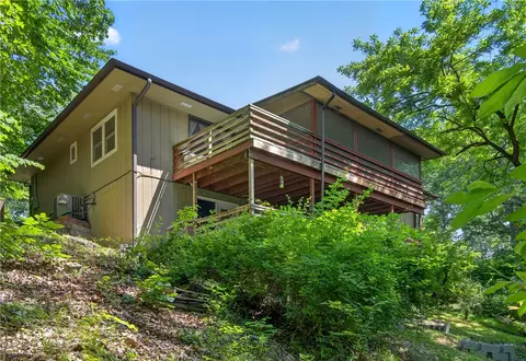 22 Hatcher Dr, Bella Vista, AR 72715