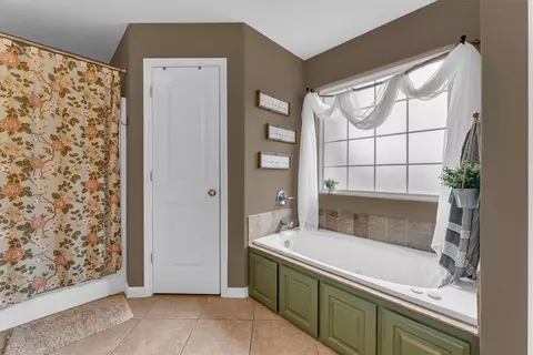 Bath - 771 Sienna Dr, Centerton, AR 72719 photo 3 of 4
