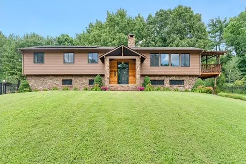 204 Shoreline Dr, Springdale, AR 72764
