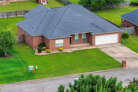 126 Salmon Ln, Russellville, AR 72802