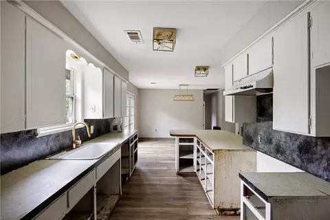 Kitchen - 70 Scott Dr, Perry, AR 72125 photo 3 of 3