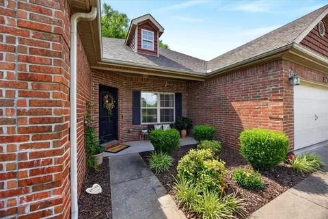 11756 Club House Pkwy, Farmington, AR 72730