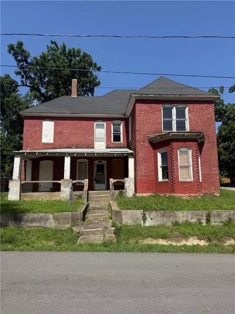195 N A St, Centerton, AR 72719