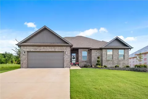832 Buchanan St, Prairie Grove, AR 72753