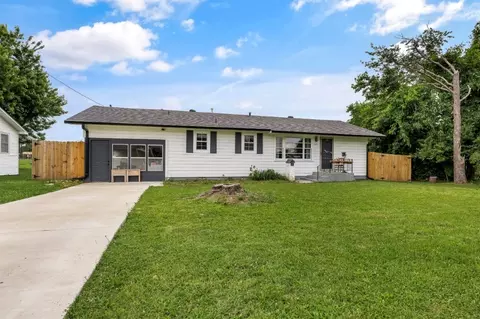 1606 W Cypress St, Rogers, AR 72758