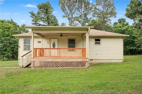 15583 S Applehill Rd, Prairie Grove, AR 72753