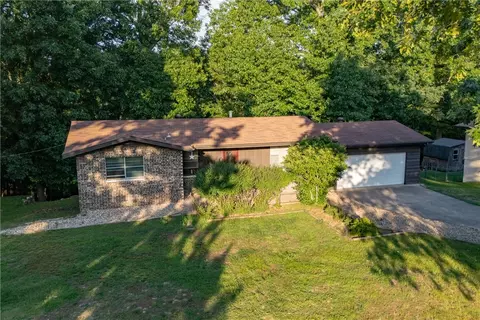 9384 Grimes Dr, Rogers, AR 72756