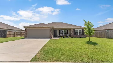 2812 Murphy St, Pea Ridge, AR 72751