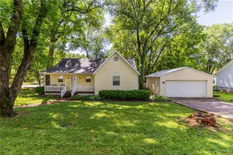 304 Phillips St, Berryville, AR 72616